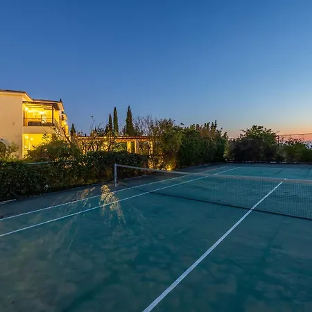 151 Luxury - Private Pool&tennis Court * Kouklia